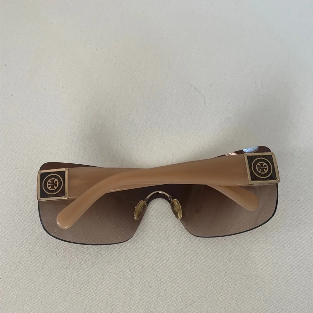 Tory Burch saffiano style